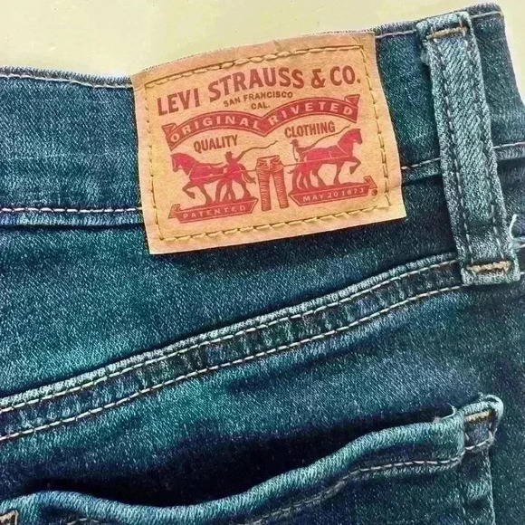 Levi Mid Length Short Women’s size 25 Jean Shorts - Picture 5 of 5